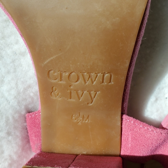 Crown & Ivy Heels - Picture 2 of 3